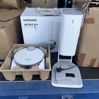 Samsung Jet Bot AI+ Robot Vacuum Cleaner - Misty White (VR50T95735W/EU)