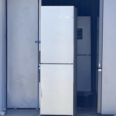 Bosch Series 2 KGN27NLEAG - Silver Freestanding 50/50 Frost Free Fridge Freezer